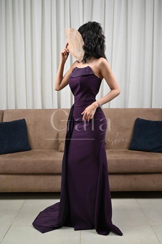 فستان طويل ذيل بوف