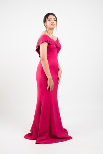 فستان سهرة طويل فخم