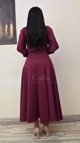 فستان ميدي اكمام مفتوحه