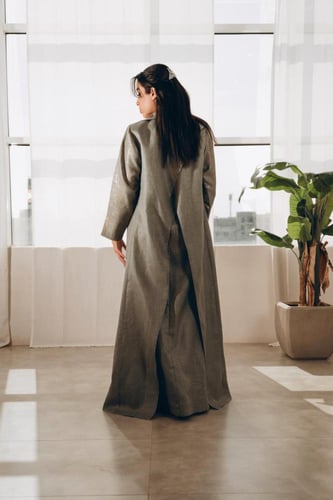 جلابيه زيتي مع دقلة تايقر