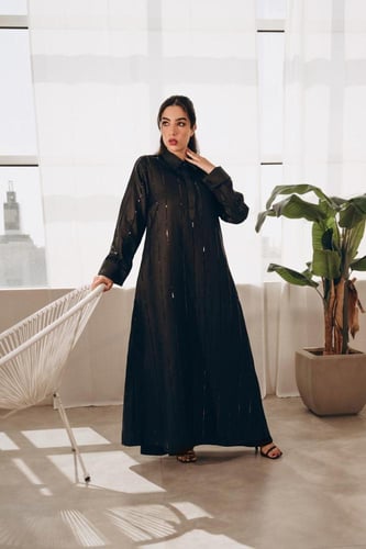 جلابيه سوداء