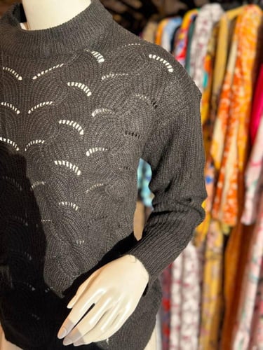 بلوزة نسائية