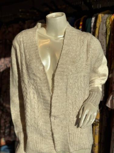 بلوزة نسائية