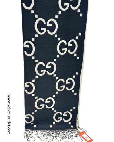 شال قوتشي تو فيس