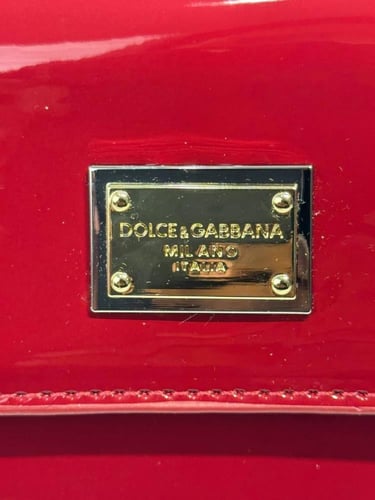 شنطة دولتشي اند غابانا احمر