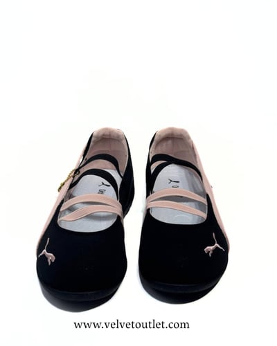 حذاء بوما أسود ووردي