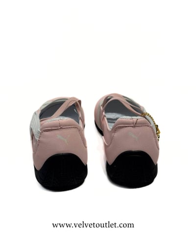 حذاء بوما وردي