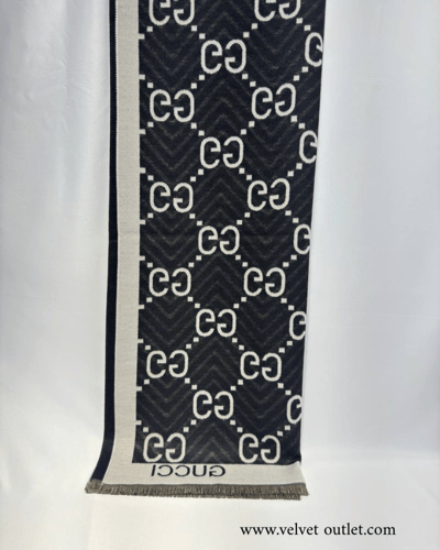 شال قوتشي تو فيس