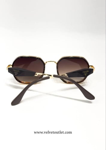 نظارة برادا