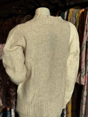 بلوزة نسائية