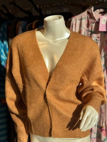 بلوزة نسائية