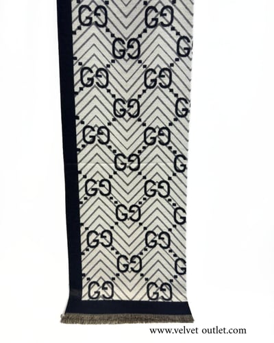 شال قوتشي تو فيس