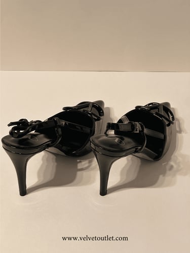 كعب شانيل - أسود