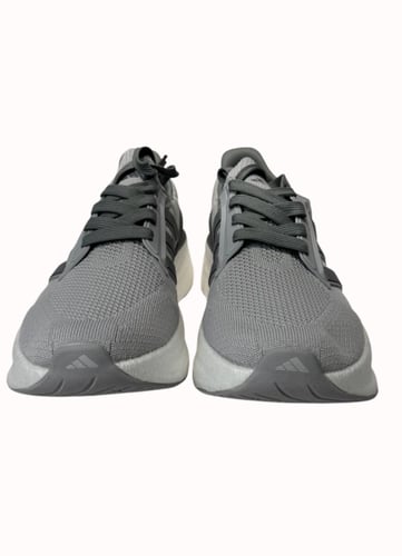 حذاء اديداس