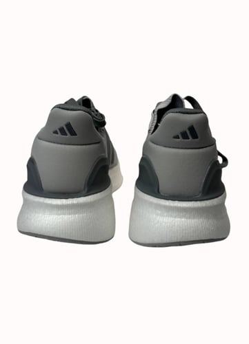 حذاء اديداس