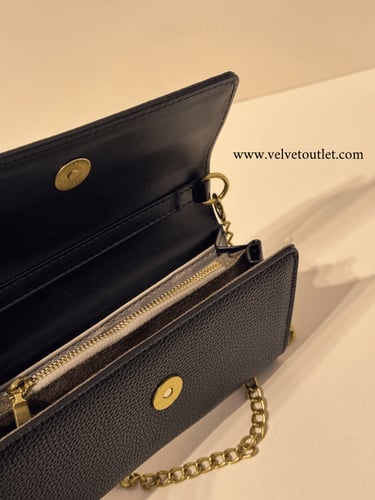 قوتشي -أسود