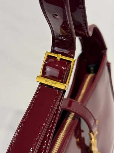 شنطة سان لوران - أحمر