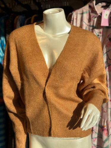 بلوزة نسائية