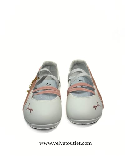 حذاء بوما أبيض وردي