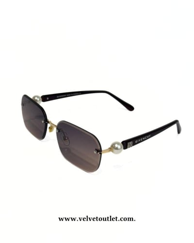 نظارة جيفنشي