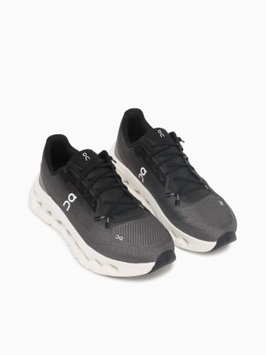 حذاء On Running