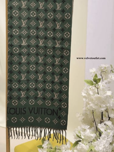 شال LV