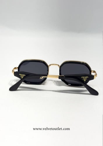 نظارة برادا