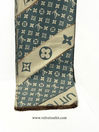 شال لويس فيتون