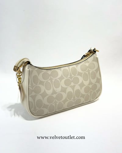 شنطة كوتش- أبيض