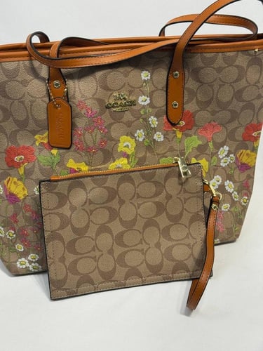 شنطة كوتش جامعية