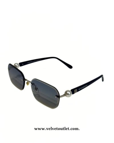 نظارة جيفنشي