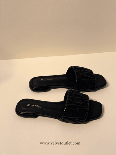 فلات ميو ميو -أسود