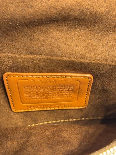 شنطة كوتش احمر