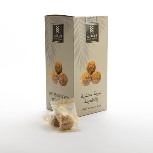 تمرية محشية بالطحينة مزيّنه ببسكويت اللوتس