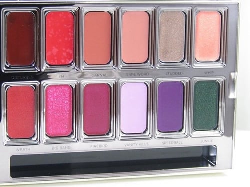 باليت ارواج كريمي Junkie من اربن ديكاي