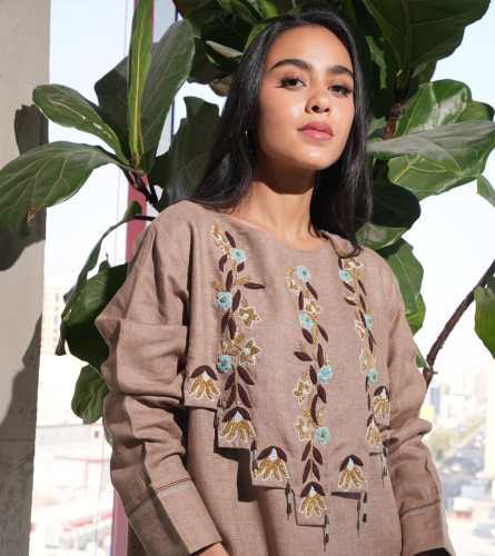 Brown thobe with a distinctive design, hand-embroidered
