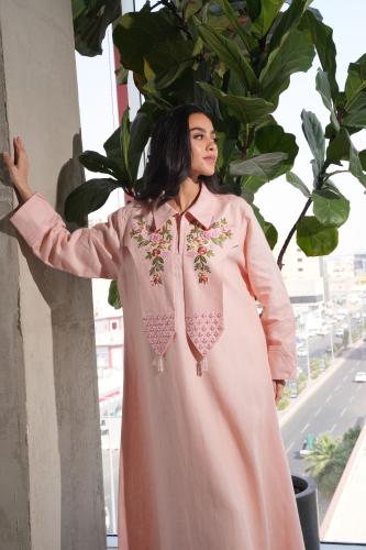 A thobe with a Yaya design in kharbi color, embroidered