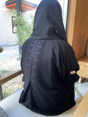 عباية مطرزة