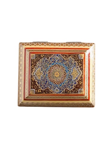 صندوق إهداء إيراني ختم كامل
