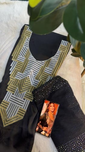 حرير ايطالي مطرز ومتروس كرستال مع البشت