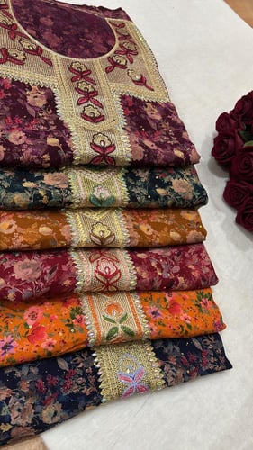 قطن امارتي مذهب ترتر مطرز ومتروس كرستال ( الاقطان...