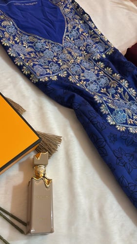 كشميري مطرز ومتروس كرستال باكمام عربي