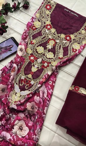 حرير ايطالي مع بشت الهاينك موديل فخم ومميز مطرز وم...