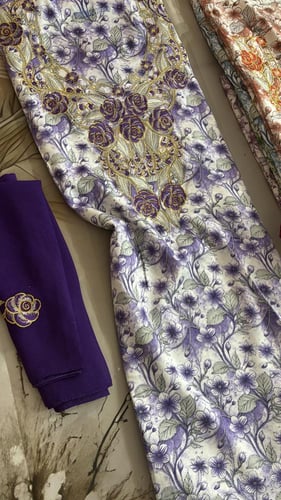 حرير اندنوسي مطرز ومرصع بالكرستال مع الطرحه