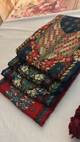 كشميري مطرز ومتروس كرستال مطرز سلسله