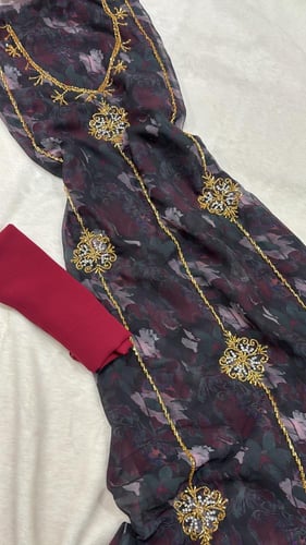 شيفون مشجر شغل يدوي خرز مع شيله ساده (بدون بطانه)