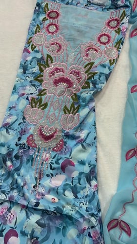 حرير ايطالي شغل بادله مطرز ومتروس كرستال مع شيله ك...