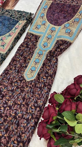 قطن امارتي مذهب ترتر مطرز ومتروس كرستال ( الاقطان...