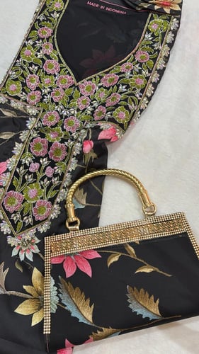 حرير ايطالي مطرز ومتروس كرستال مع الشنطه