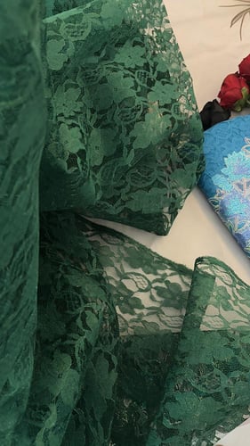 دانتيل مطرز ومتروس كرستال (بدون بطانه)